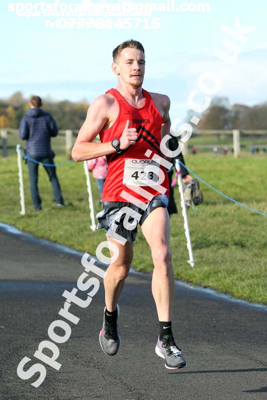 Senior men and women, Heaton Memorial 10k Road Race, Town Moor, Newcastle.  Photo: David T. Hewitson/Sports for All Pics